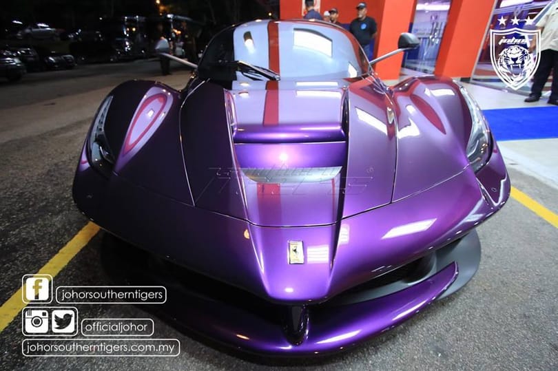 Padlizsánlilában is ütős a LaFerrari
