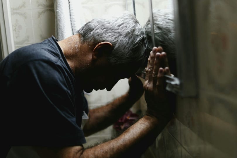 A depresszióban szenvedők testhőmérséklete magasabb – mi következik ebből?