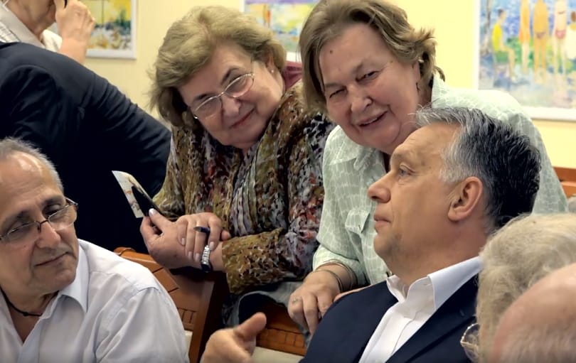 Nyugdíjasklubban jelentette be Orbán, hogy hamarosan elfogadják a Stop Sorost