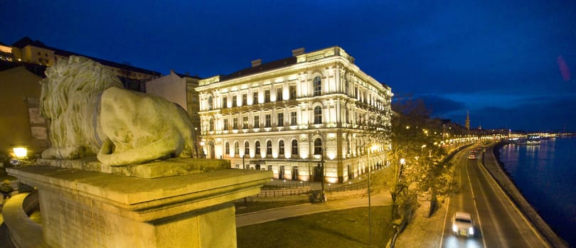 Hivatalosan még mindig budapesti címén működik az orosz kémbank