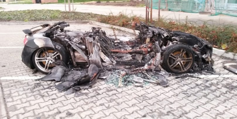Felgyújtottak egy R8-as Audit fotó