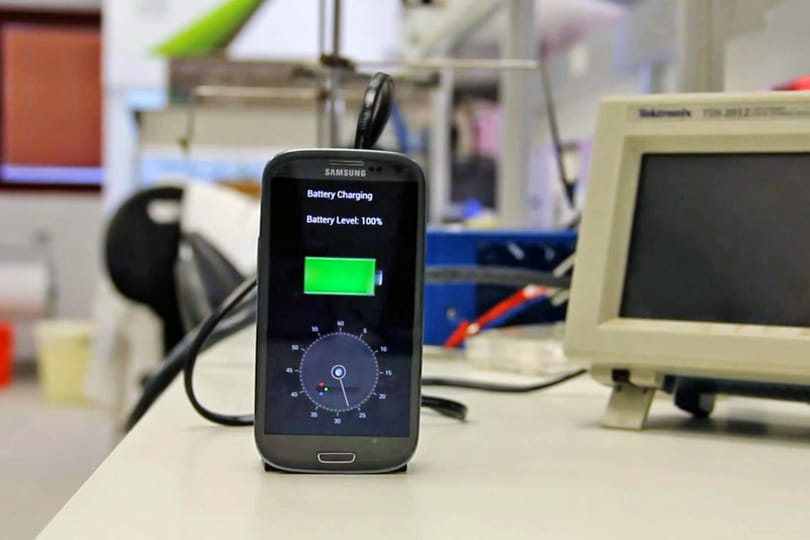 Elkészült: 30 mp alatt teljesen feltölthető egy mobil