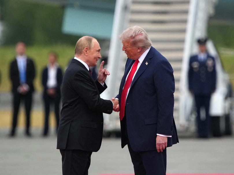 Mire lehet következtetni Trump és Putyin testbeszédéből?
