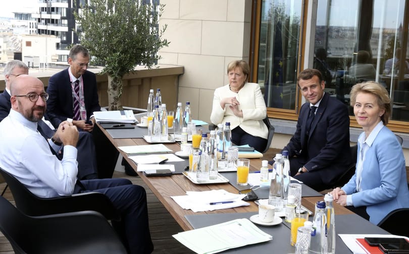 Merkel attól tart, hamvába hal az EU-s mentőcsomag