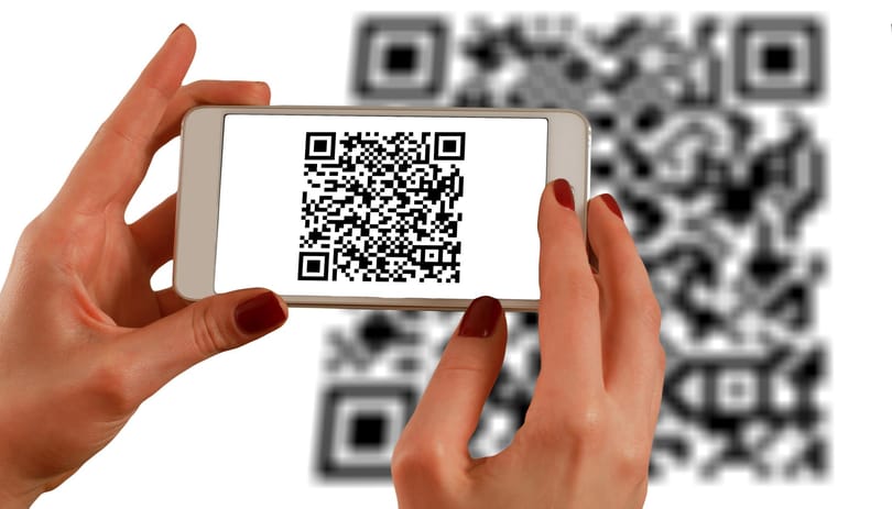 Kína szerint mindenhol be kellene vezetni a QR-kódos személyellenőrzést, hogy újra lehessen utazgatni