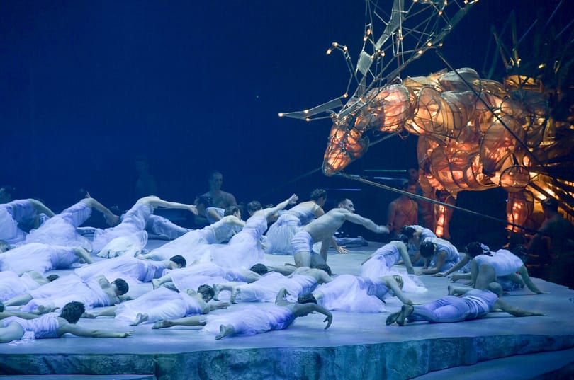 Gigantikus csodaszarvas és cirkuszi show zárta a vizes vb-t