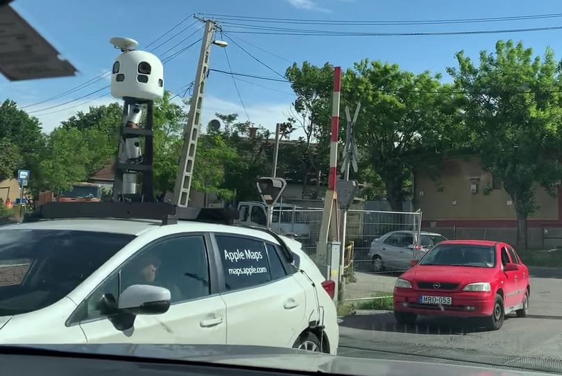 Budapesten járnak az Apple térképes autói, le is videóztunk egyet
