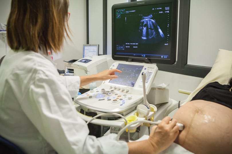 Sakkozhatnak a városi kórházak gépparkjával a megyei intézmények között – oda viszik a CT-t, ahol nagyobb szükség van rá
