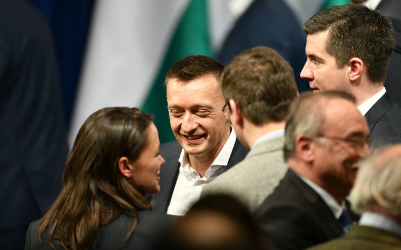 Időzített bombaként kezelik Rogán Antalt a Fideszben 