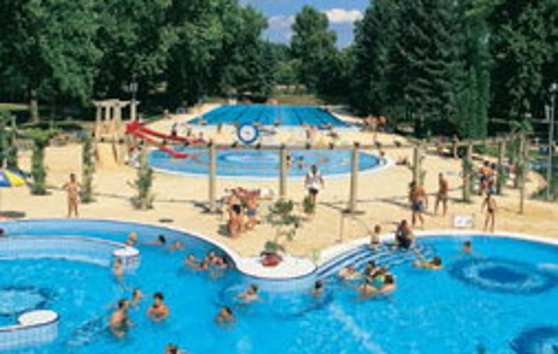 Újra megnyit Budapest legolcsóbb strandja