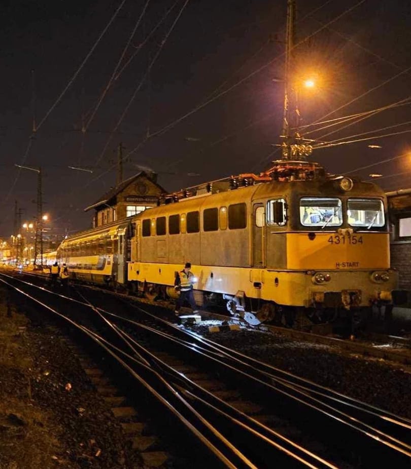 Újabb vonat siklott ki a Keletiben