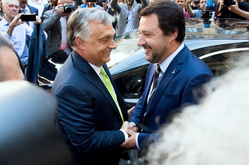 Orbán–Salvini-találkozó: Macron-ellenes tengelyről cikkeznek az olasz lapok