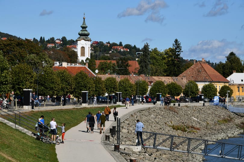 Új szentendrei üzletközpont mögött bukkan fel egy hévízi fideszes politikus neve