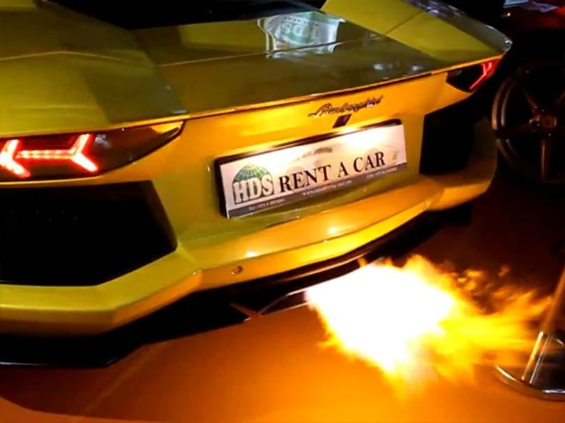Így köp tüzet egy Lamborghini Aventador – videó