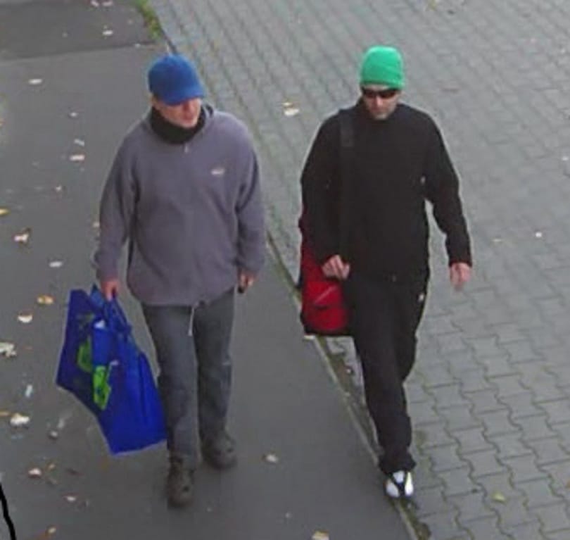 Fotó: ezt a két bankrablót keresi a rendőrség