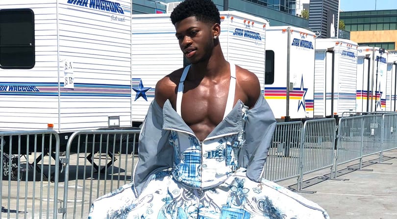 Vajon hová sorolná a homofóbtörvény Lil Nas X outfitjét?