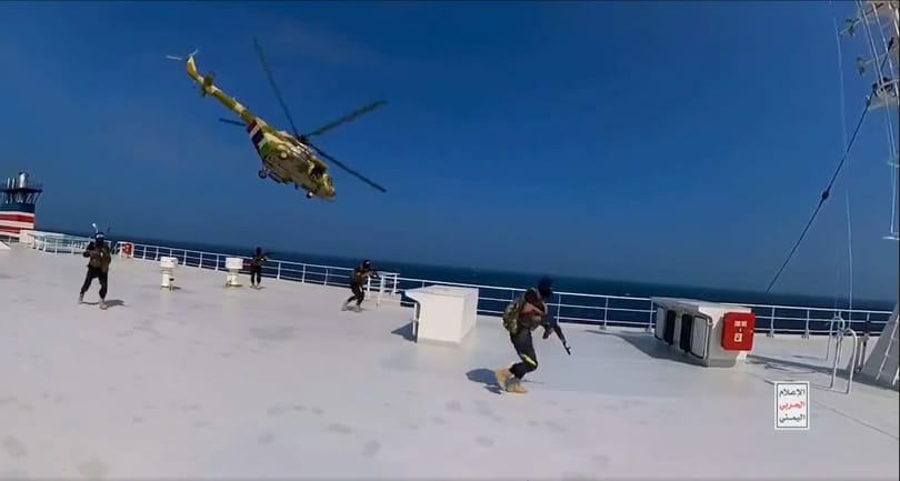 Durva videót közöltek jemeni fegyveresek egy 