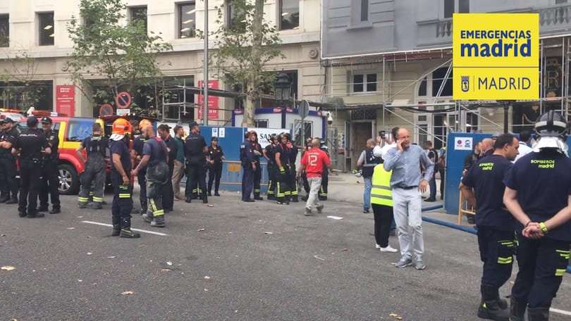 Négy embert maga alá temetett egy hotel leszakadt állványzata Madridban - videók