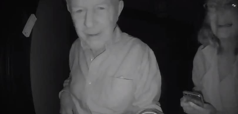Az éjszaka közepén verte fel a közgazdászt a szomszédja, hogy szóljon, közösen Nobel-díjat nyertek – videó