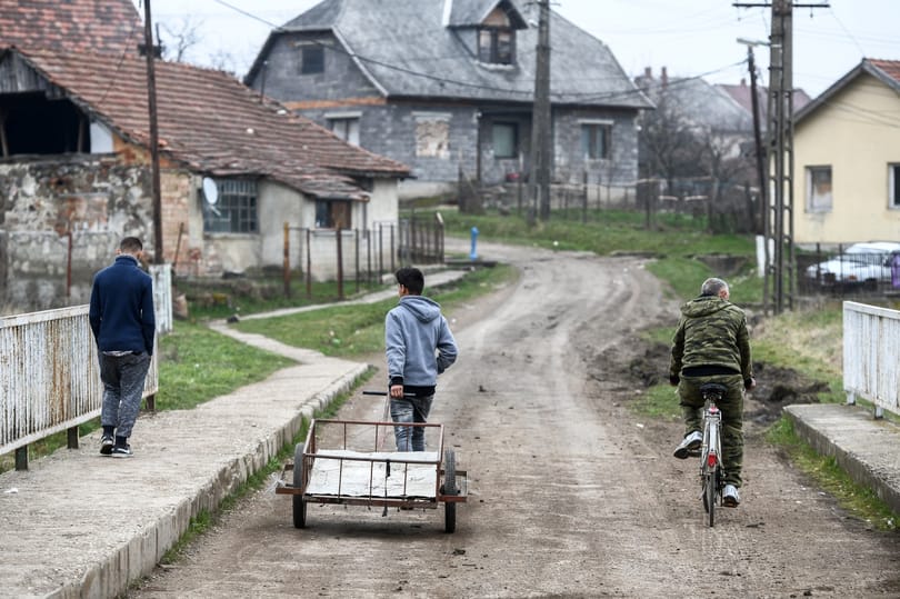 Nyomorban élő roma gyerekek táboroztatására gyűjtenek