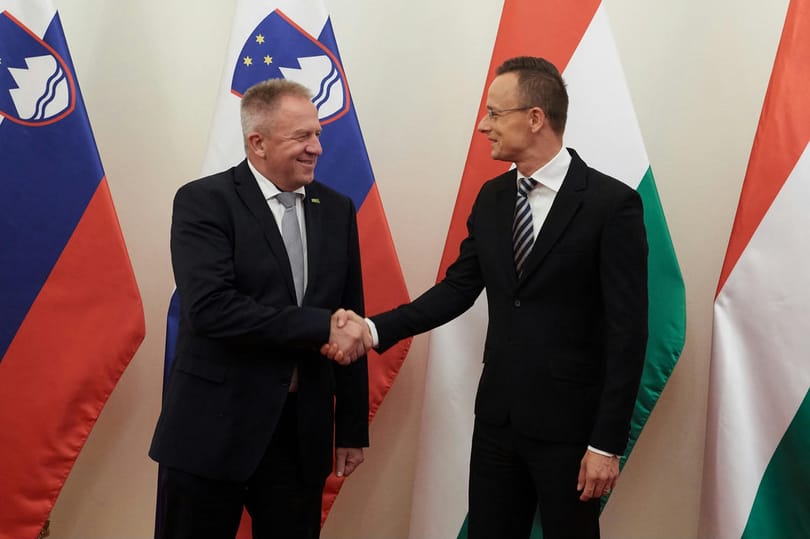 Korrupciós botrányba keveredő szlovén céggel is leszerződött a magyar külügy