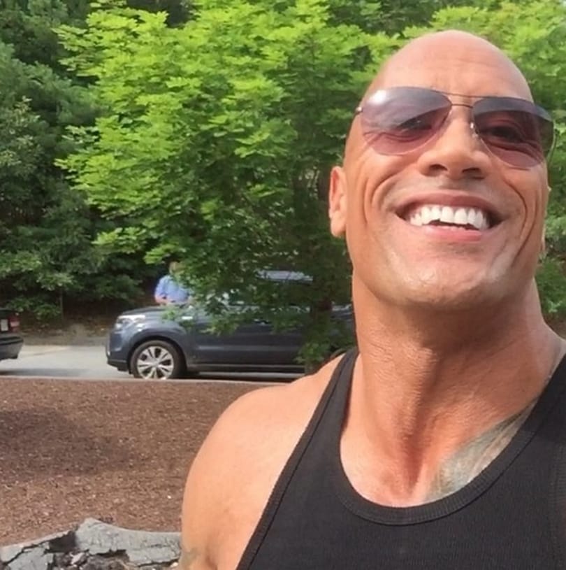 Sokkoló fotóval verte át rajongóit Dwayne Johnson