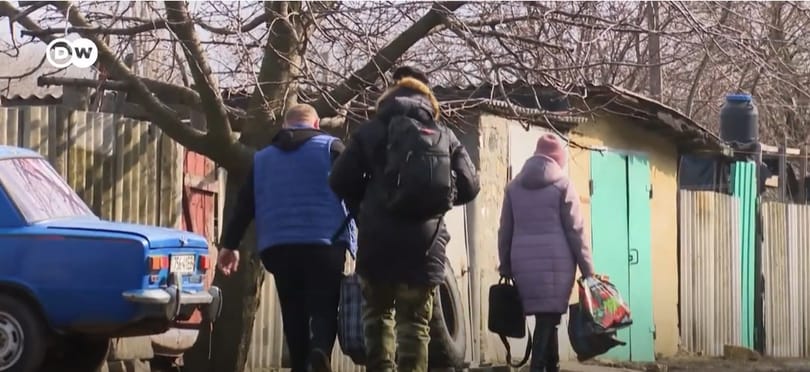 Menekülnek a falusiak Ukrajna keleti részéről – videó