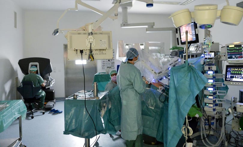 Kulja András szerint 36 fokos műtőben operálnak a Dél-pesti Kórházban