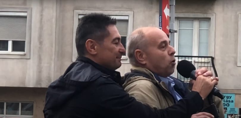 Videó: Kifütyülték Horváth Csabát a Bosnyák téri tüntetők