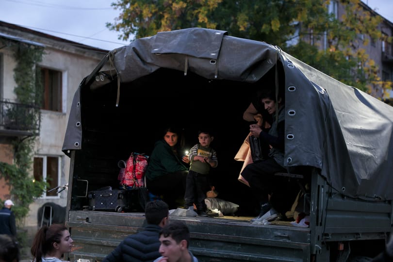 „Nem a jobb életért menekülünk, hanem a túlélésért” – Exodus Hegyi-Karabahból