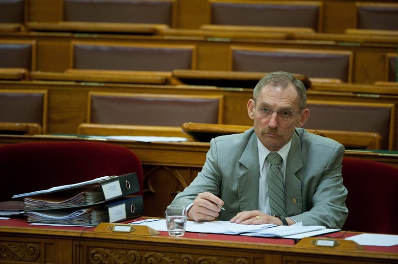 Pintér vajon tudja-e, mire hivatkozik?