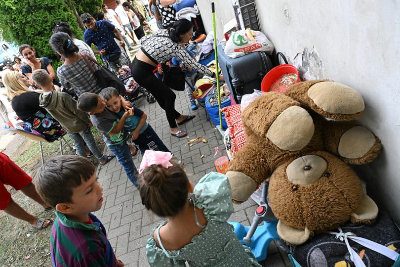 Kiszolgáltatott anyák tartják a frontot: több tízezer ukrán még évekig vagy végleg Magyarországon marad