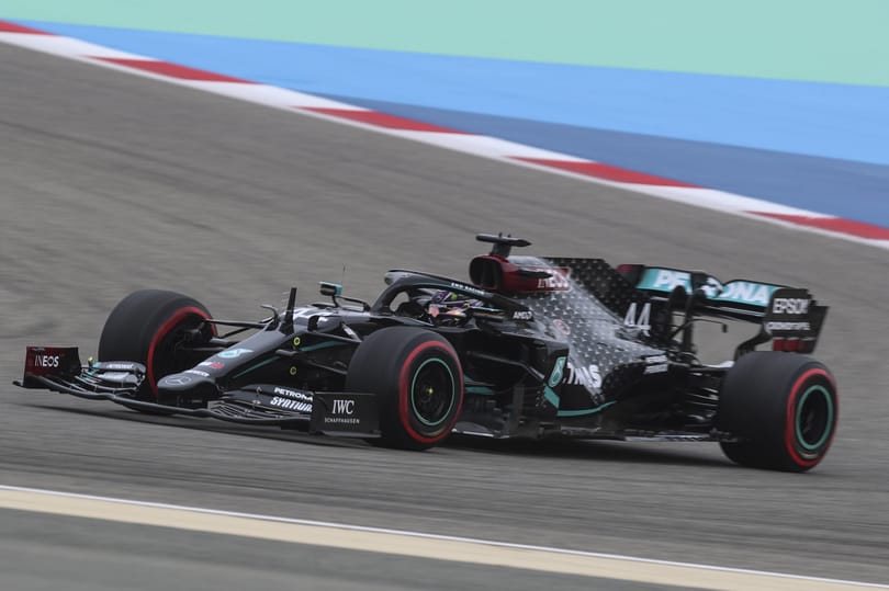 Bahreinben kezdődik az F1-es szezon, Imola visszatér a naptárba