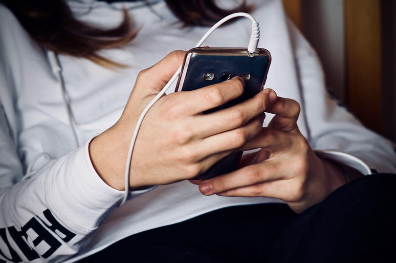 Jövő hétre kész az Apple és a Google közös fejlesztése, ami szól, ha koronavírusos beteggel érintkezünk