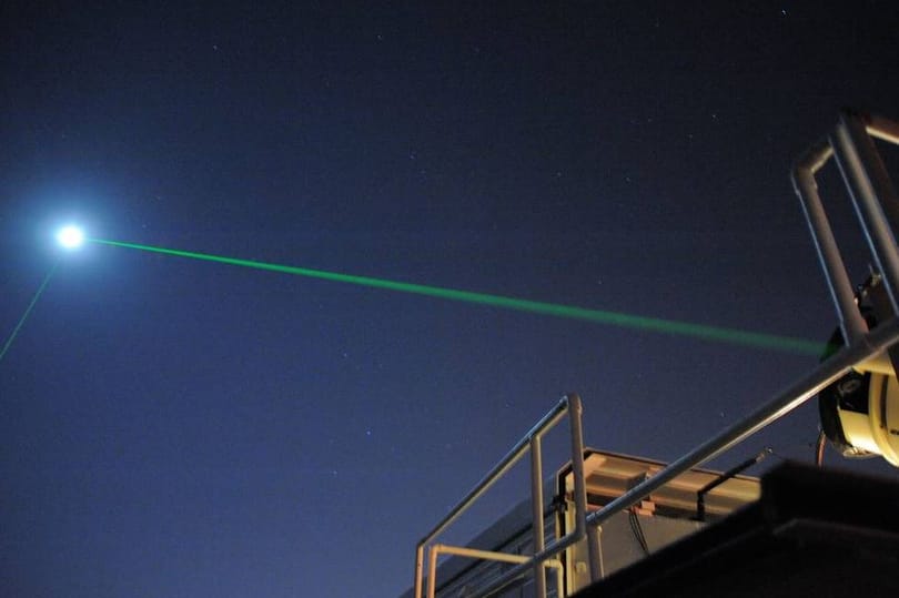 10 éve lövöldözik lézerrel a Hold felé a NASA, az egyik jel váratlanul visszajött