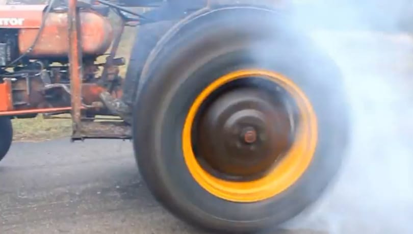 Mit tud a turbós Terror Traktor? - videó