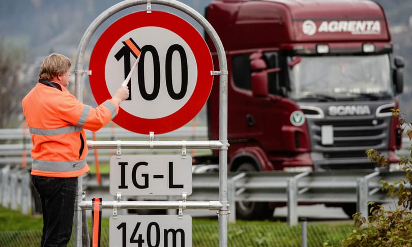 Vigyázat, egy apró tábla miatt könnyen komoly bírságokba futhatunk bele