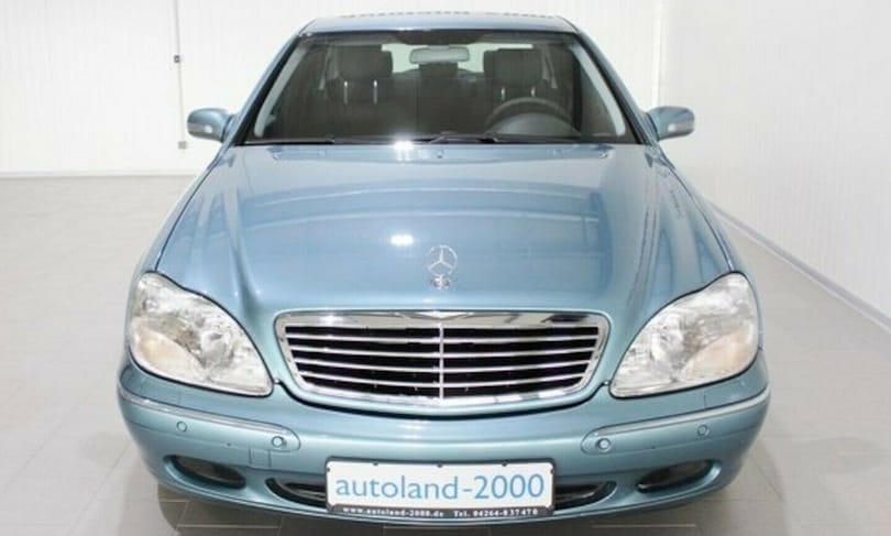 2412 kilométerrel árulnak egy 21 éves Mercedes S-osztályt