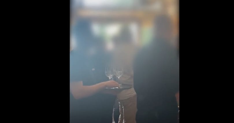 Vécére ment volna szivárványos arcfestéssel egy budai borbárban, de azt mondja, buzizva próbálták elhajtani