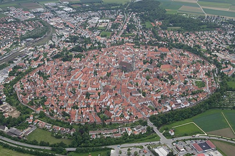 Elképesztő! Meteorit kráterre épült a német város