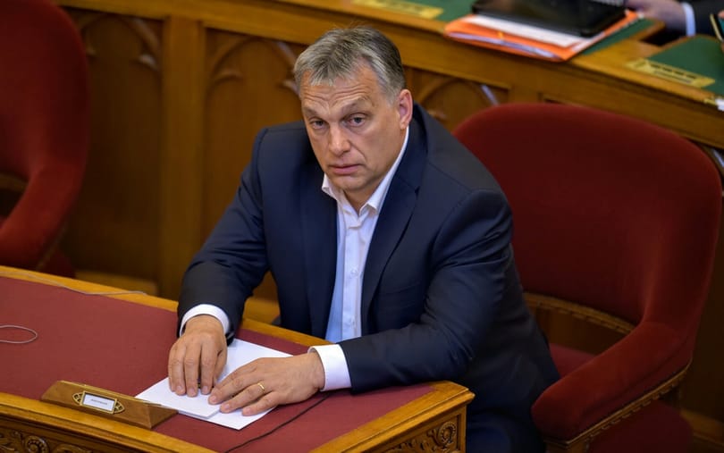 Vona kérdés mögé rejtette durva vádjait, Orbán visszaütött