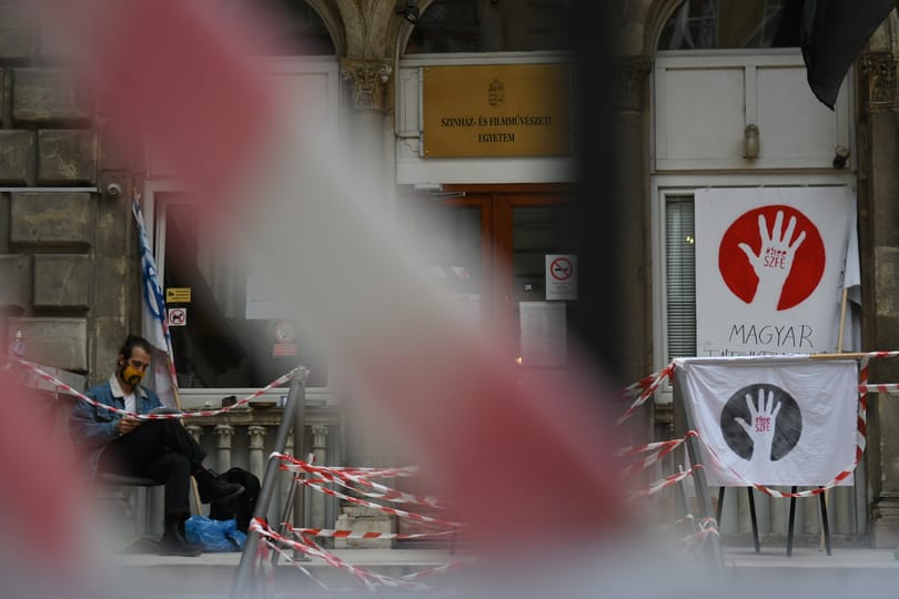 Visszahívták Novák Emilt a Magyar Filmakadémia éléről, miután az SZFE rektorhelyettese lett