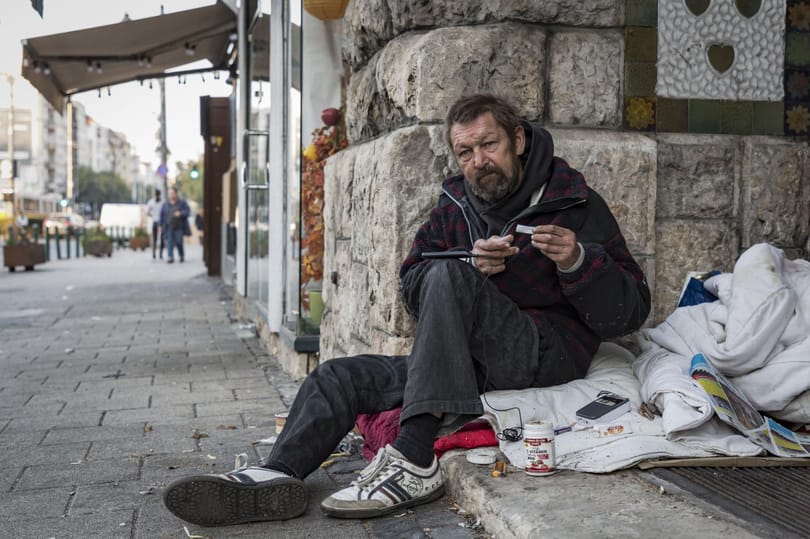 Helsinki Bizottság: A hajléktalanok bebörtönzése nem csak embertelen, drága is