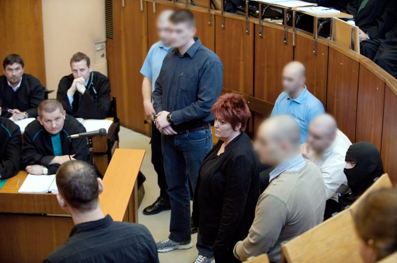 Romagyilkosságok: azonosítás hang alapján