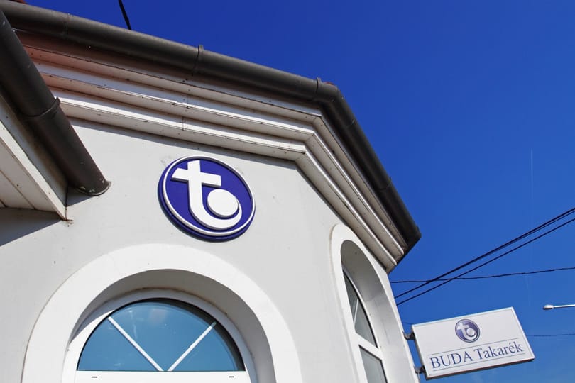 Takarékok átalakítása: diktál, de nincs bélyegzője, mi az?