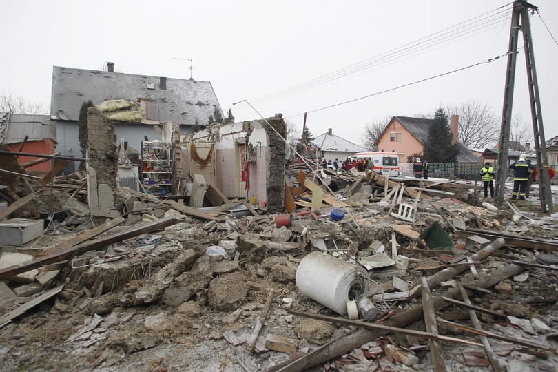 Fotó: felrobbant egy ház Pusztaszabolcson