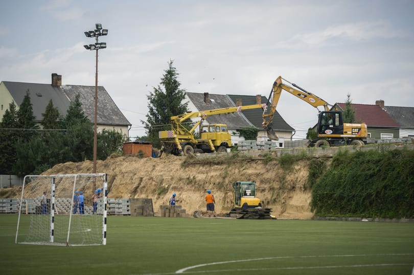Már építik Kozármislenyben a legújabb stadiont