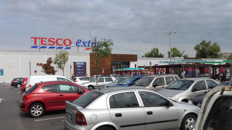Válaszolt a Tesco: nem akarnak boltokat bezárni