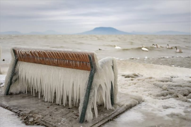 Tombolnak a mínuszok, helyenként befagyhat a Balaton
