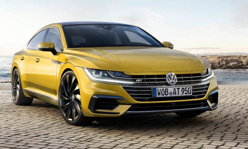 Videó: így gyorsul és ilyen a hangja a szemrevaló új nagy Volkswagen kupénak